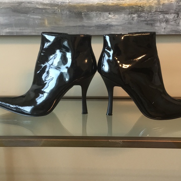 Mia size 7.5 ‘patent’ (man made) booties - Picture 4 of 5